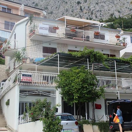 Apartments Gabi Omiš Eksteriør billede
