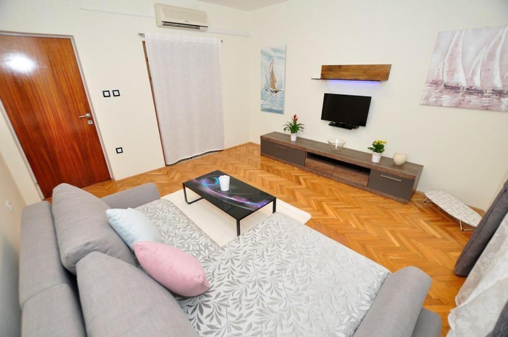 Apartments Gabi Omiš Eksteriør billede