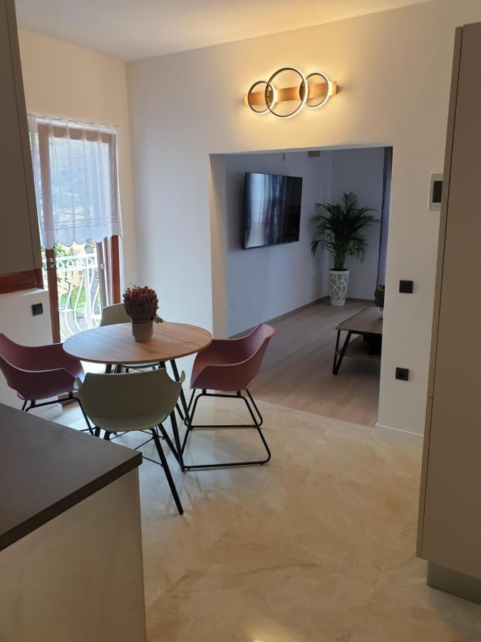 Apartments Gabi Omiš Eksteriør billede