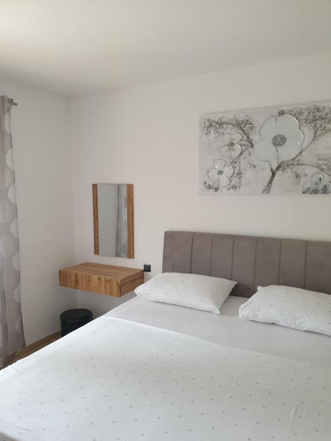 Apartments Gabi Omiš Eksteriør billede