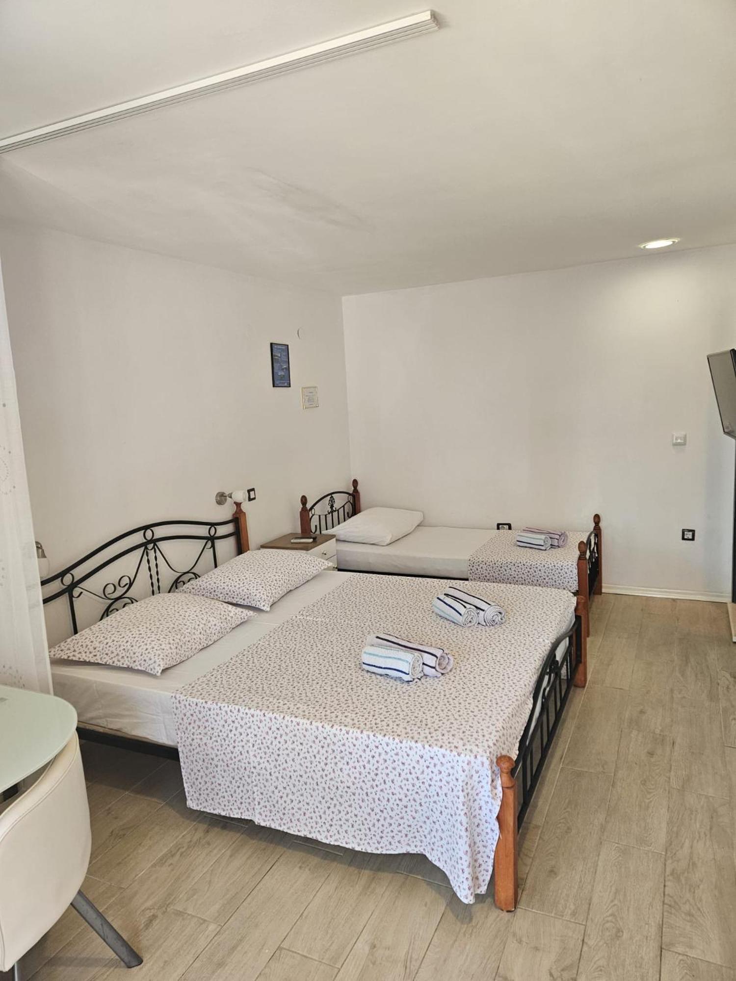 Apartments Gabi Omiš Eksteriør billede