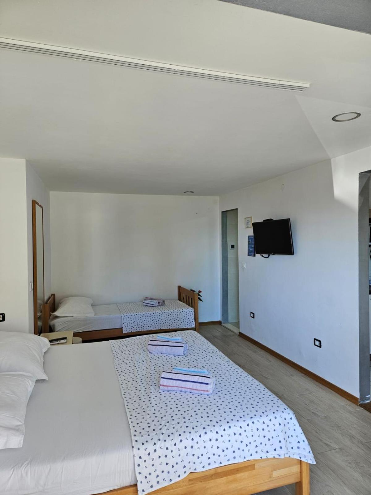 Apartments Gabi Omiš Eksteriør billede